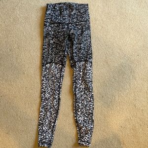 Lulu lemon only worn twice, too small, so selling! Perfect Christmas gift!